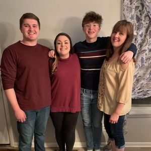 Meet your Posher, Danielle